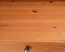 Lataa kuva Galleria-katseluun, Mayflower Furniture lipasto
