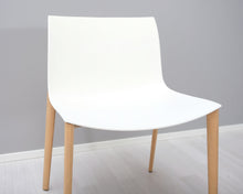 Ladda upp bild till gallerivisning, Arper Catifa 53 tuoli
