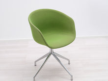 Ladda upp bild till gallerivisning, Hay About A Chair 23 tuoli
