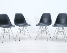 Lataa kuva Galleria-katseluun, Vitra Eames DSR tuoli musta
