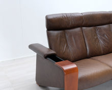 Lataa kuva Galleria-katseluun, Ekornes 3-istuttava mekanismisohva ruskea
