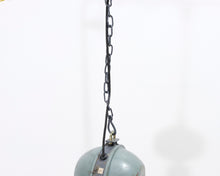 Ladda upp bild till gallerivisning, Trademark Living industrial-tyylinen kattolamppu
