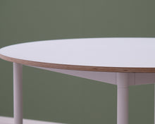 Lataa kuva Galleria-katseluun, Muuto Base pöytä ⌀ 110 cm valkoinen
