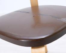 Ladda upp bild till gallerivisning, Artek 69 tuoli koivu / ruskea tekonahka

