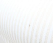 Lataa kuva Galleria-katseluun, 2-istuttava kangassohva raidallinen
