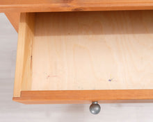 Lataa kuva Galleria-katseluun, Mayflower Furniture lipasto
