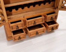 Load image into Gallery viewer, Kierrätyspuinen astiakaappi
