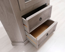 Lataa kuva Galleria-katseluun, Massiivimäntyinen kulmakaappi
