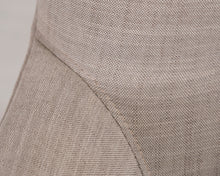 Lataa kuva Galleria-katseluun, 2-istuttava kangassohva vaaleanharmaa
