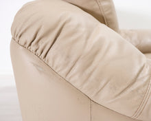 Lataa kuva Galleria-katseluun, 2-istuttava nahkasohva beige
