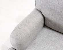 Lataa kuva Galleria-katseluun, 2-istuttava kangassohva vaaleanharmaa
