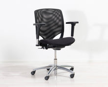 Load image into Gallery viewer, Lipasto liukuovilla valkoinen
