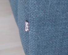 Lataa kuva Galleria-katseluun, 2-istuttava kangassohva sininen
