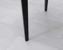 Ladda upp bild till gallerivisning, Calligaris ruokatuoli harmaalla istuimella
