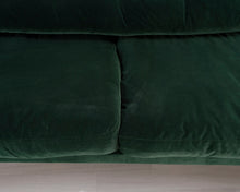 Load image into Gallery viewer, The Sofa Store Amelia 3-istuttava samettisohva vihreä
