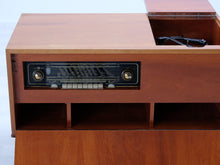 Load image into Gallery viewer, Vintage radiokaappi ruskea
