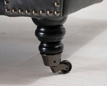 Lataa kuva Galleria-katseluun, 2-istuttava nahkasohva harmaa
