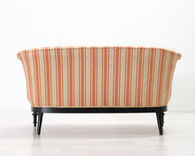 Lataa kuva Galleria-katseluun, 2-istuttava antiikkinen sohva
