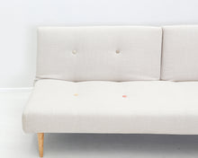 Lataa kuva Galleria-katseluun, Innovation Splitback vuodesohva vaalea beige

