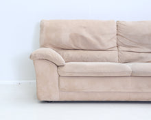 Lataa kuva Galleria-katseluun, Natuzzi 3-istuttava alcantara-sohva beige
