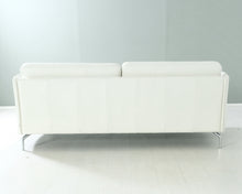 Ladda upp bild till gallerivisning, BoConcept Osaka 3-istuttava nahkasohva luonnonvalkoinen
