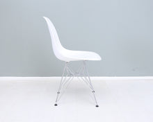 Load image into Gallery viewer, Vitra Eames DSR tuoli valkoinen

