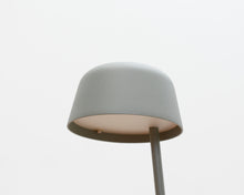 Load image into Gallery viewer, Muuto Lean Lamp seinävalaisin
