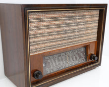 Lataa kuva Galleria-katseluun, Telefunken vintage putkiradio sisustukseen
