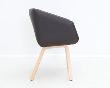 Ladda upp bild till gallerivisning, Johanson Design nahkanojatuoli
