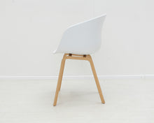 Lataa kuva Galleria-katseluun, Hay About a Chair AAC21 tuoli
