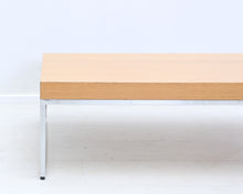 Lataa kuva Galleria-katseluun, BoConcept sohvapöytä metallijaloilla
