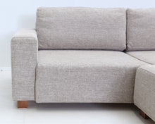 Lataa kuva Galleria-katseluun, Finsoffat 3-istuttava kangassohva rahilla beige
