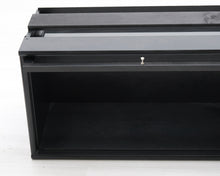 Load image into Gallery viewer, Boknäs Mappivitriini lasiovella K47 cm, S39 cm musta
