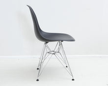 Lataa kuva Galleria-katseluun, Vitra Eames DSR tuoli
