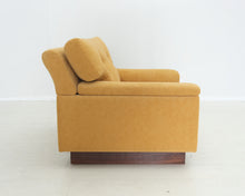 Lataa kuva Galleria-katseluun, Vilka Oy Ahti Taskinen Fennia nojatuoli keltainen
