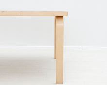 Load image into Gallery viewer, Artek 81b sohvapöytä
