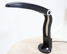 Lataa kuva Galleria-katseluun, H.T. Huang Toucan pöytävalaisin
