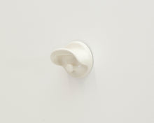 Lataa kuva Galleria-katseluun, Kartell  Hook 4702 seinäkoukku
