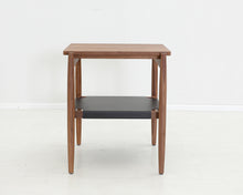 Load image into Gallery viewer, Risom T.300 sivupöytä pähkinäpuu
