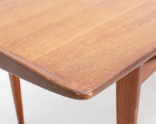 Load image into Gallery viewer, Tove &amp; Edvard Kindt Larsen teak-kahvipöytä
