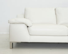 Lataa kuva Galleria-katseluun, Natuzzi 2-istuttava nahkasohva valkoinen
