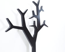 Lataa kuva Galleria-katseluun, Swedese Tree Wall seinänaulakko
