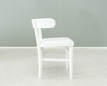 Lataa kuva Galleria-katseluun, Werner West Hugging chair valkoinen
