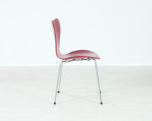 Ladda upp bild till gallerivisning, Fritz Hansen Series 7 Seiska tuoli punainen
