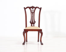 Load image into Gallery viewer, Vanha ruokatuoli kangasistuimella beige
