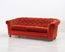 Lataa kuva Galleria-katseluun, 2,5-istuttava kangassohva punainen
