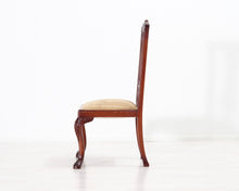 Load image into Gallery viewer, Vanha ruokatuoli kangasistuimella beige
