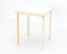 Lataa kuva Galleria-katseluun, Artek 81C pöytä
