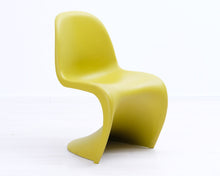 Lataa kuva Galleria-katseluun, Vitra Panton tuoli vihreä
