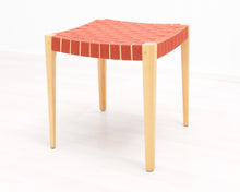 Lataa kuva Galleria-katseluun, Jakkara satulavyö punainen
